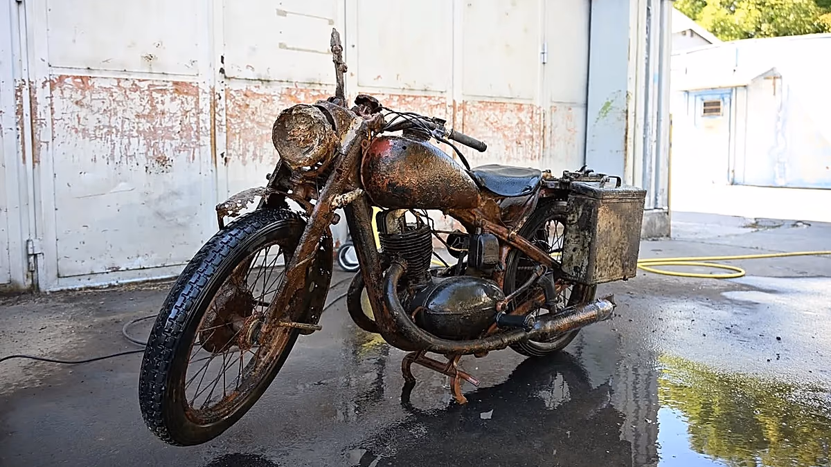 Images frappantes : la moto de la Wehrmacht du Danube semble presque « neuve »