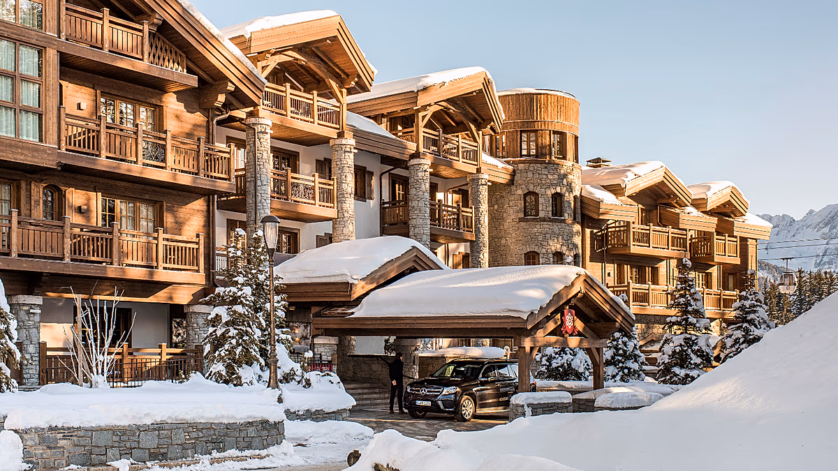 Des séjours historiques à Saint-Moritz aux propriétés de charme de Courchevel, voici les meilleurs hôtels de ski d'Europe