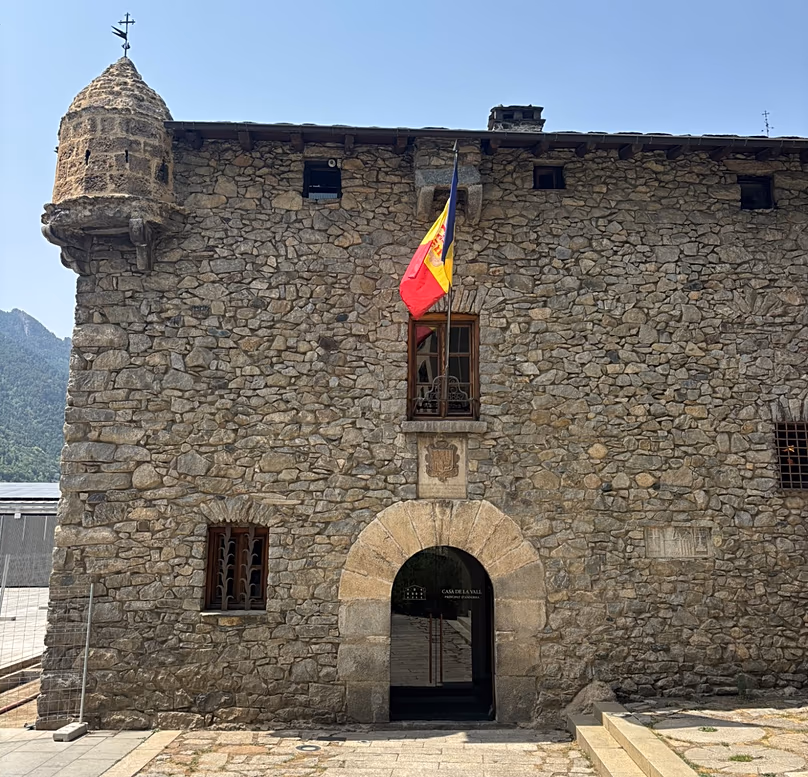 La Casa de la Vall a servi de siège au Conseil Général d'Andorre jusqu'en 2011