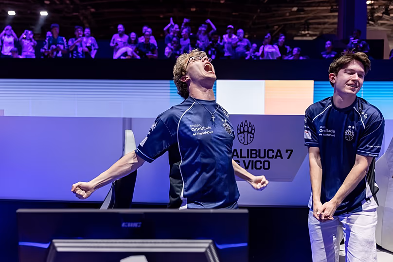 Taylor-Petrik « vic0 » Gatschelhofer et Danila « Malibuca » Iakovenko remportent le titre de champion Fortnite Reload lors de la Coupe du monde Esports à Paris.
