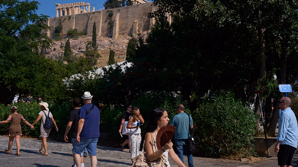 Le nombre de touristes en Grèce a augmenté en 2026, mais les visiteurs dépensent moins