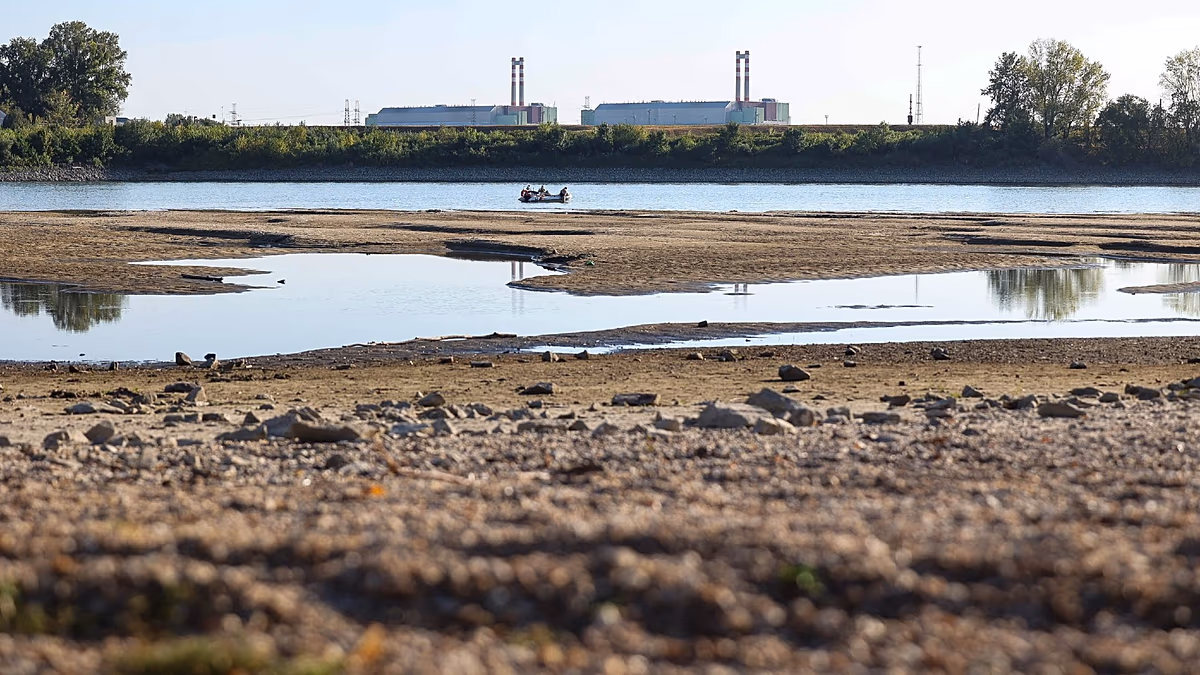 Comment la vague de chaleur fait des ravages sur l'industrie européenne alors que les principales voies navigables s'épuisent