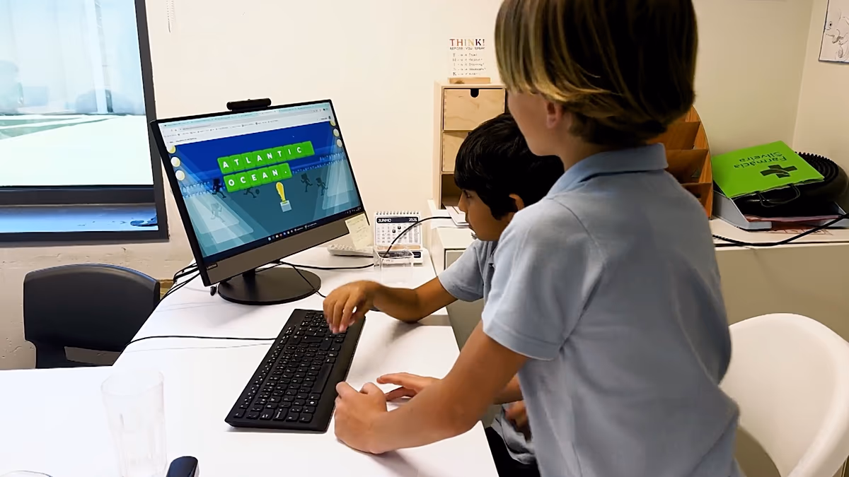 Du jeu à la construction de fusées : le Portugais Ubbu introduit le codage à l'école primaire