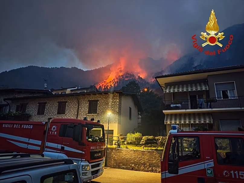 Incendie de forêt à Tignale, les pompiers en action