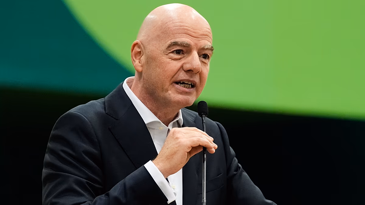 La FIFA défend Infantino après les révélations sur son prétendu "amant" payées par l'UEFA