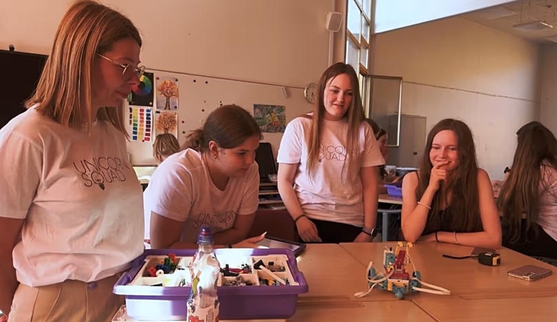 HK Unicorn Squad : enseignement gratuit sur les loisirs technologiques réservé aux filles