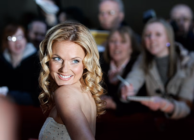 Geri Halliwell des Spice Girls pose pour les photographes alors qu'elle arrive au gala des Galaxy British Book Awards, qui s'est tenu à Londres le mercredi 9 avril 2008.