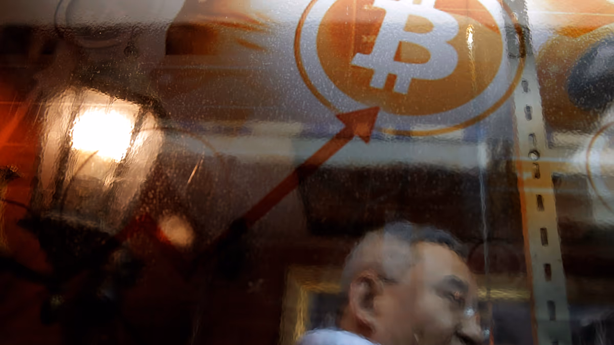 Le Bitcoin augmente de plus de 25 % alors que les shorts sont comprimés et que Washington se penche sur la cryptographie