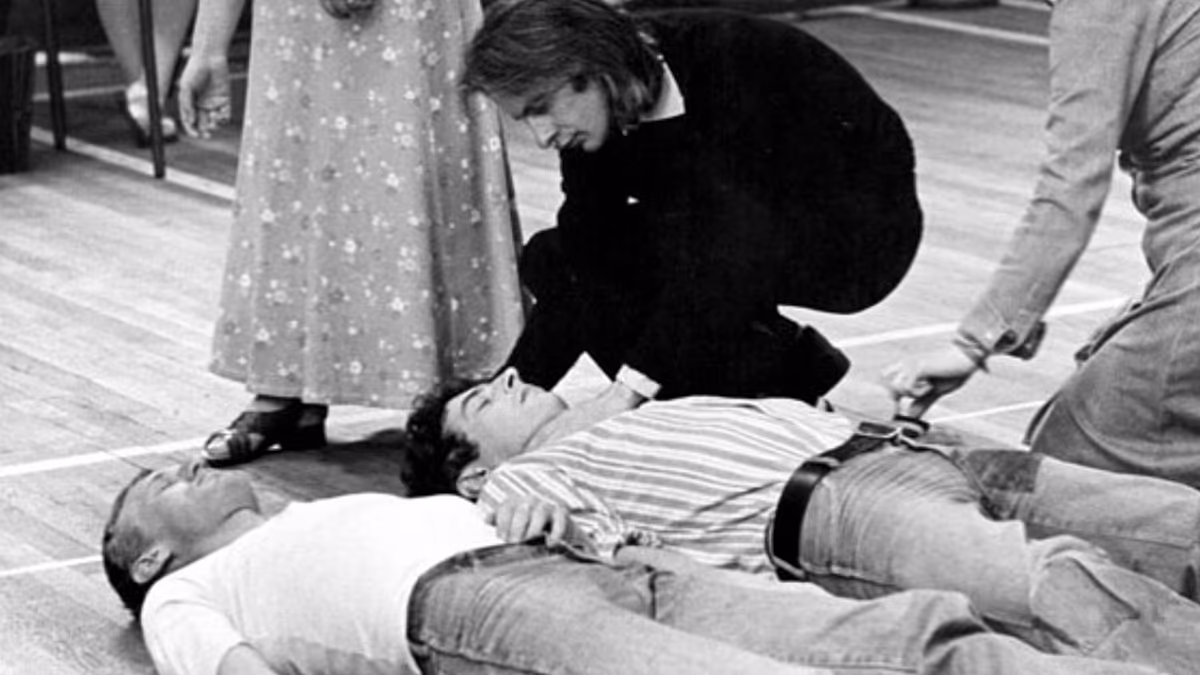 Peter Gill, dramaturge acclamé et réalisateur de « The York Realist », décède à l'âge de 86 ans
