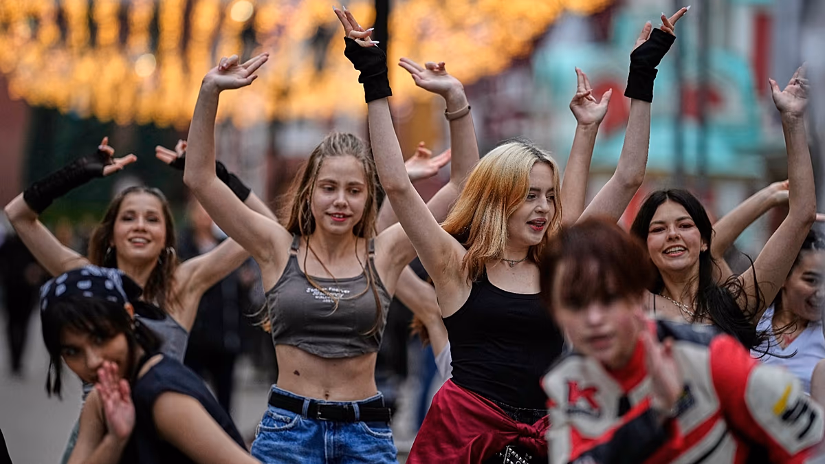 Qu’est-ce que « l’agriculture de l’aura » ? L'histoire derrière les batailles de rue virales nées sur TikTok