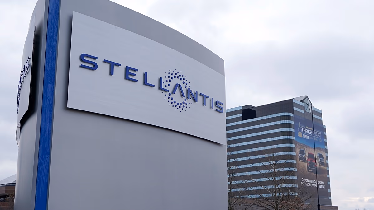 Qui est le géant de l’automobile Stellantis et pourquoi a-t-il rappelé près d’un million de voitures ?