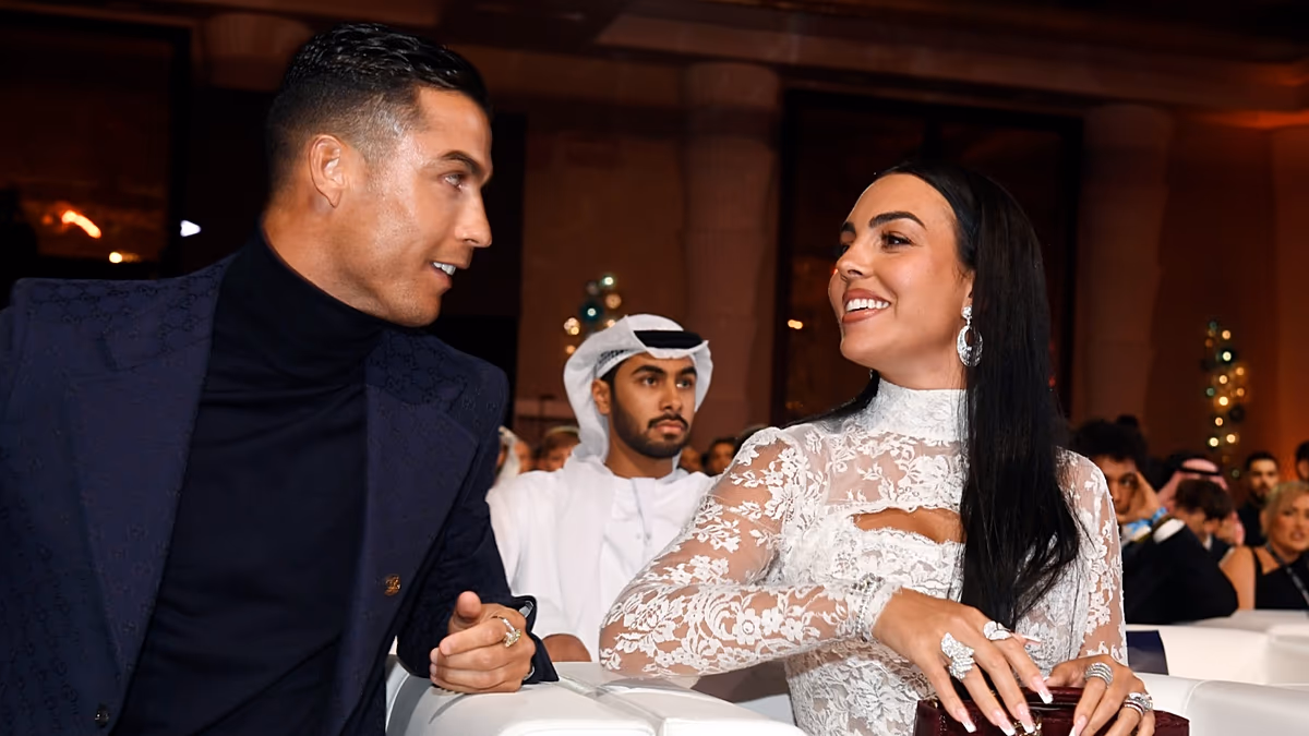 Tout juste marié! Cristiano Ronaldo épouse enfin Georgina Rodriguez lors d'une cérémonie civile discrète à Cascais