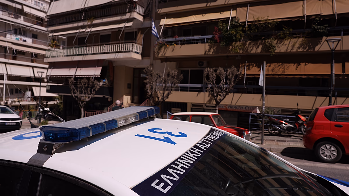 Un suspect accusé du meurtre d'une femme retrouvée dans une valise en Grèce fait une déclaration