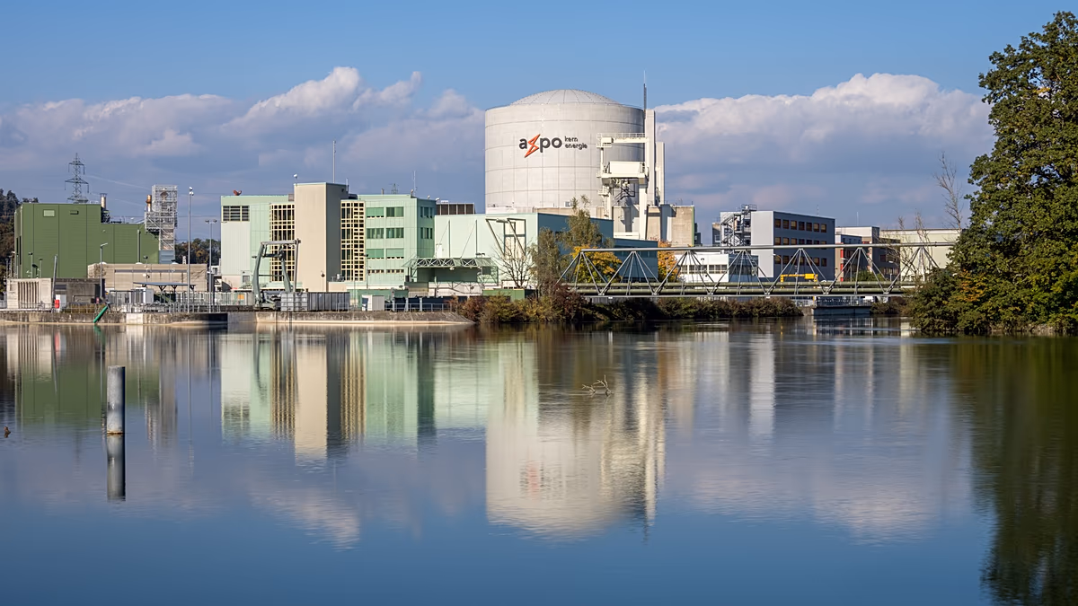 La centrale nucléaire suisse de Beznau de nouveau opérationnelle après la vague de chaleur forcée à l'arrêt