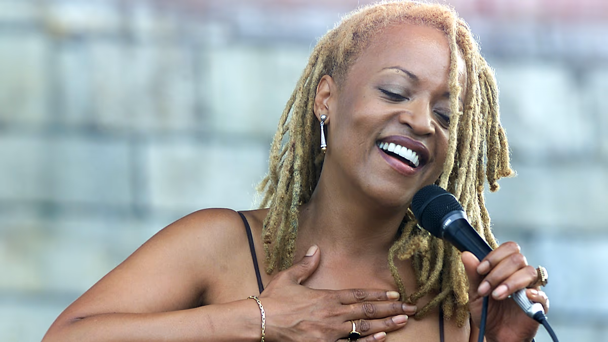 Cassandra Wilson, la célèbre chanteuse de jazz lauréate d'un Grammy Award, est décédée à l'âge de 70 ans