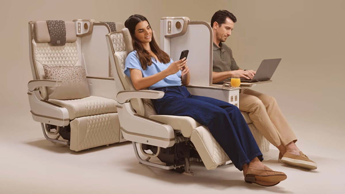 Écrans de confidentialité et appuis-tête sculptés : quoi de neuf en premium economy ?