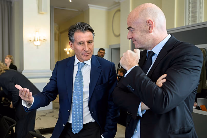 Seb Coe, alors président de l'IAAF, et Gianni Infantino, président de la FIFA, lors d'une session du CIO à Lausanne en octobre 2016.