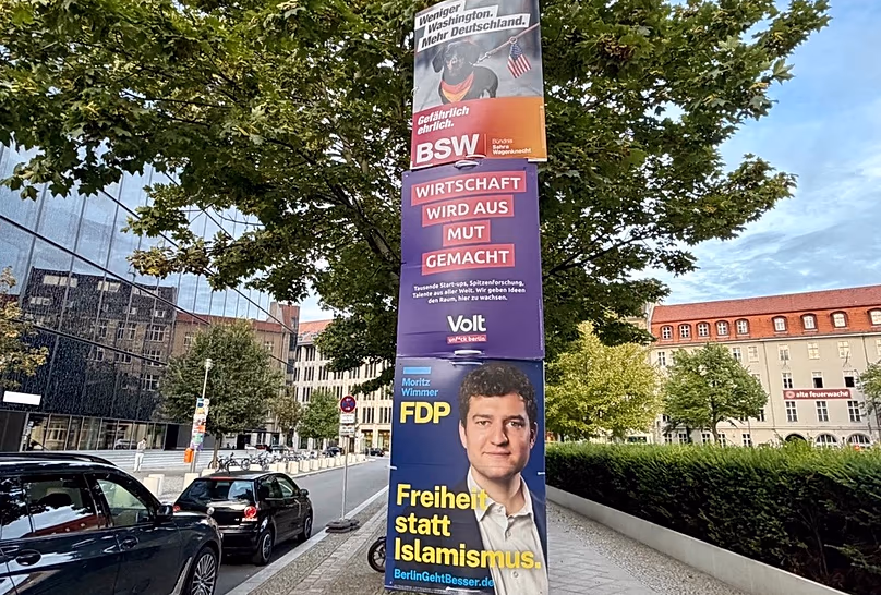 Affiches de campagne pour BSW, Volt et le FDP à Berlin