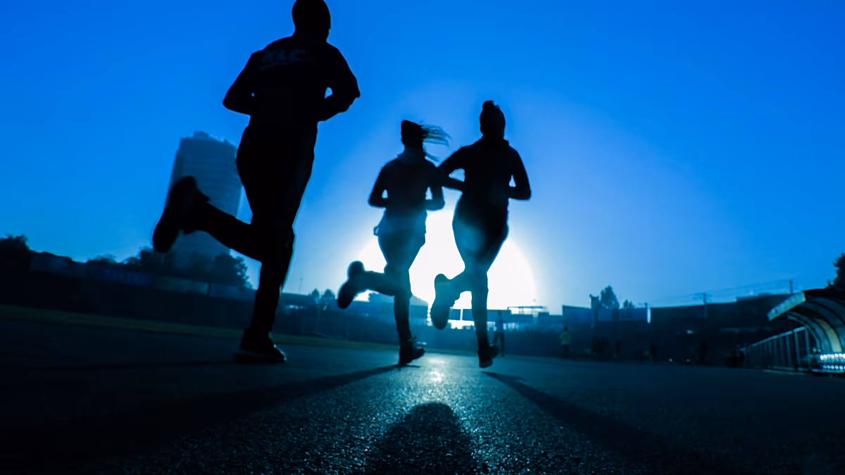 Boom des « courses-cations » : les recherches d'escapades urbaines de 24 heures augmentent de 500 % alors que les coureurs planifient des voyages marathon