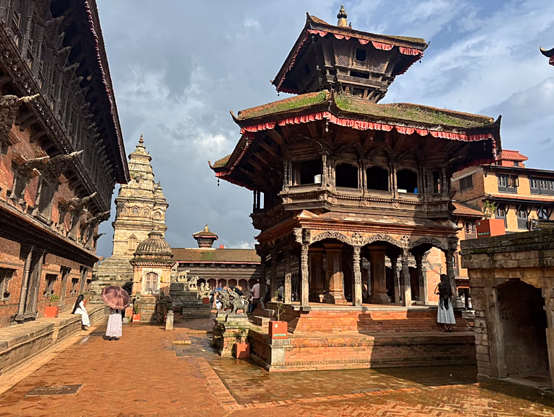 De nombreux touristes passent par Bhaktapur pour une excursion d'une journée – mais il existe de nombreuses raisons pour lesquelles vous devriez vous attarder plus longtemps.