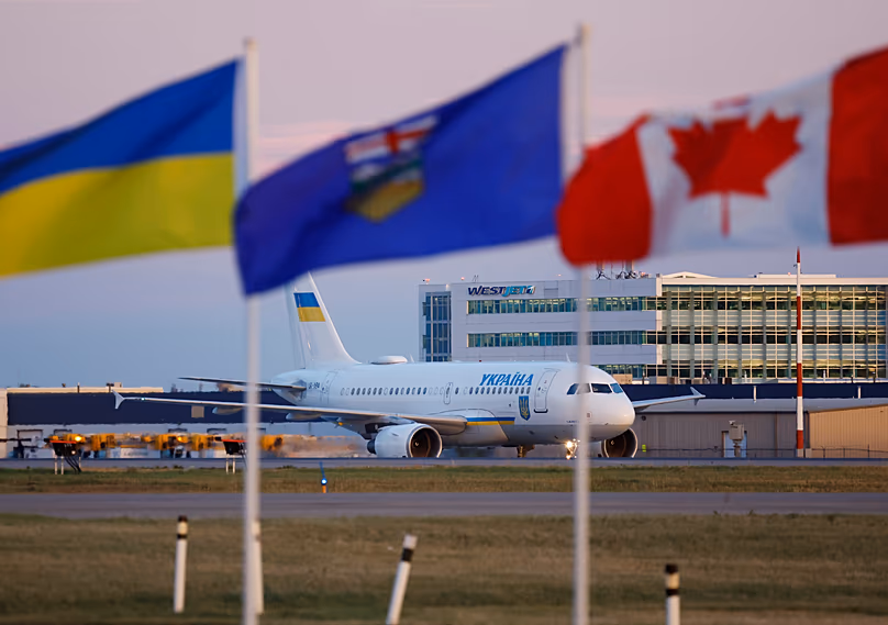 L'avion du président ukrainien Volodymyr Zelenskyy arrive à Calgary, en Alberta, le mercredi 9 septembre 2026