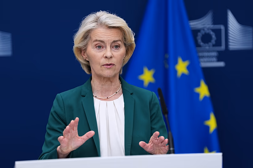 DÉPOSER. La présidente de la Commission européenne, Ursula von der Leyen, prononce une déclaration à la presse au siège de l'UE à Bruxelles, le 2 septembre 2026.