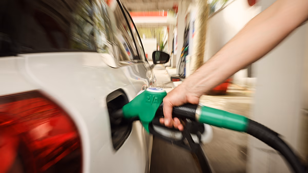 Flambée des prix, colère des électeurs : comment la crise du carburant en France pourrait façonner la campagne présidentielle