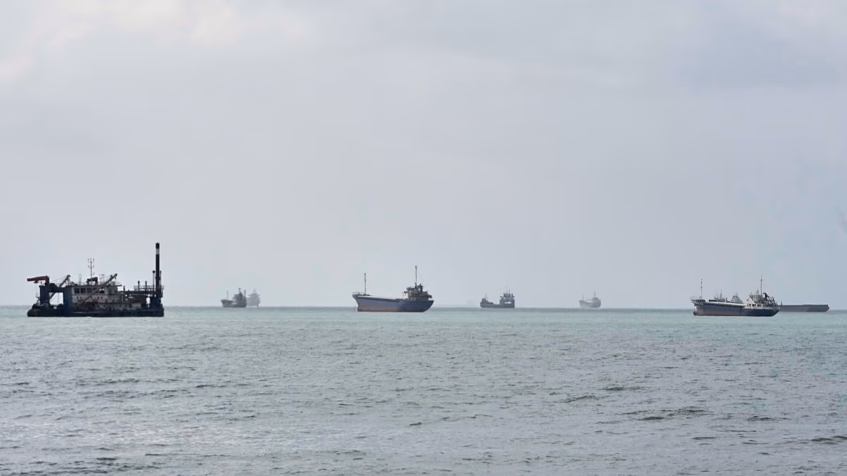 L'Iran prétend avoir frappé un drone de la marine américaine, les États-Unis affirment que c'est un « mensonge total » alors que les affrontements à Ormuz font rage
