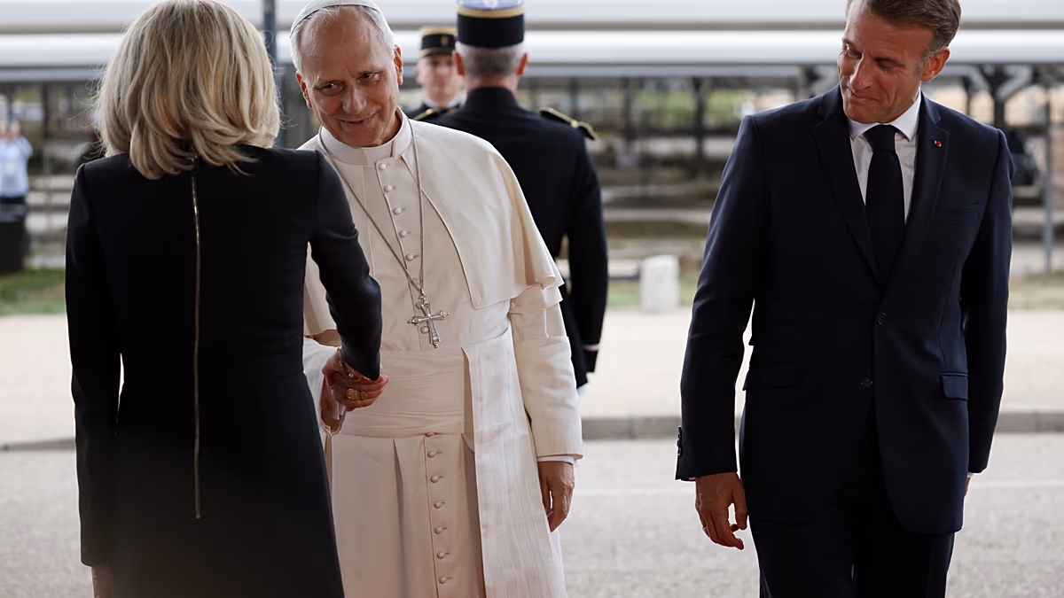 Le pape Léon termine son voyage en France à Metz, mettant en lumière Schuman et l'unité de l'UE