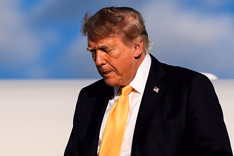 Le président Donald Trump débarque d'Air Force One à l'aéroport de Morristown, le vendredi 4 septembre 2026, à Morristown, dans le New Jersey.