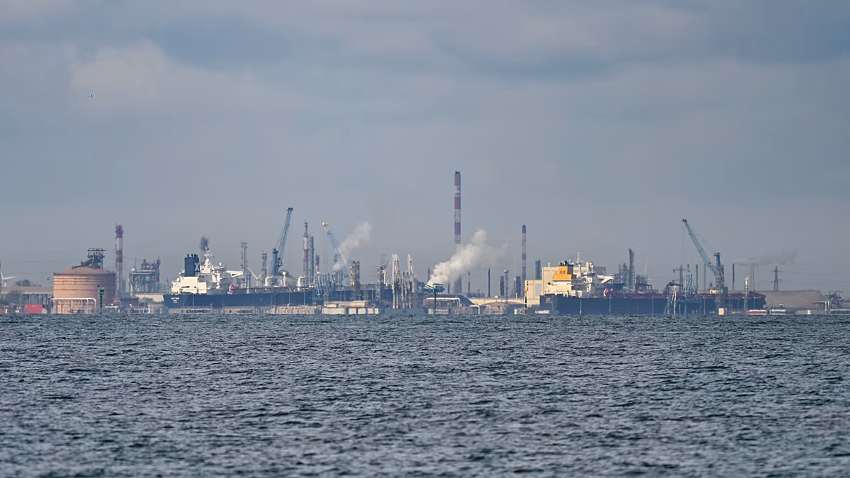 Les prix du pétrole augmentent alors que les tensions entre les États-Unis et l'Iran s'accentuent et que les partisans de Warsh augmentent les taux