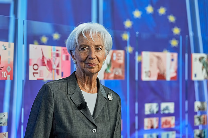 DÉPOSER. La présidente de la BCE, Christine Lagarde, assiste à l'événement de révélation des propositions de conception de billets en euros à Francfort, en Allemagne, le 23 juillet 2026.