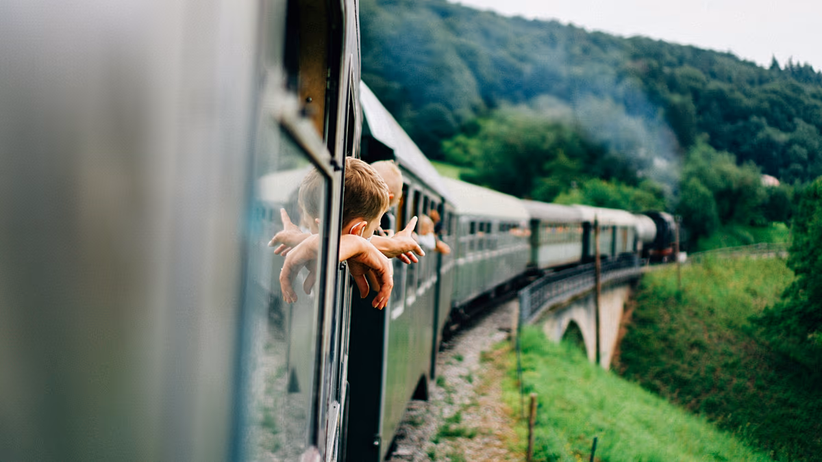 Réductions enfants et aires de jeux : les pays européens où voyager en train fait rêver les familles