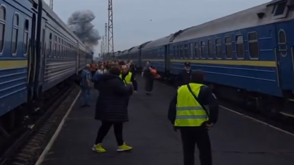 Un drone russe percute un train à deux kilomètres de la frontière polonaise, selon un opérateur ferroviaire