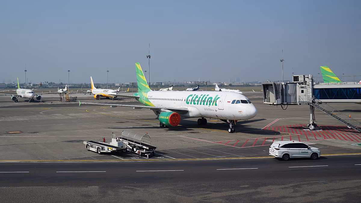 Vols suspendus au principal aéroport indonésien en raison d'une éruption volcanique