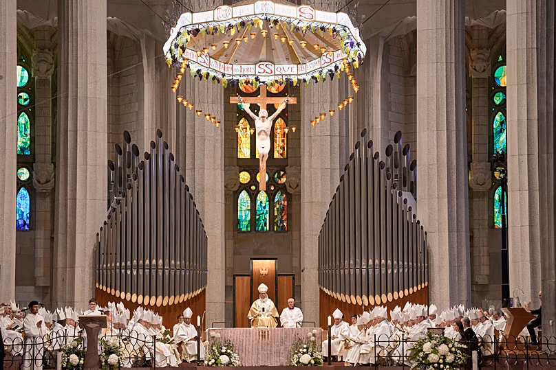Le pape Léon XIV célèbre la messe à la Sagrada Familia de Barcelone, en Espagne, le mercredi 10 juin 2026.