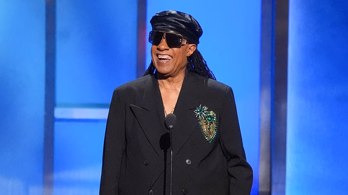 Stevie Wonder célèbre les 50 ans de « Songs In The Key Of Life » avec quatre chansons inédites