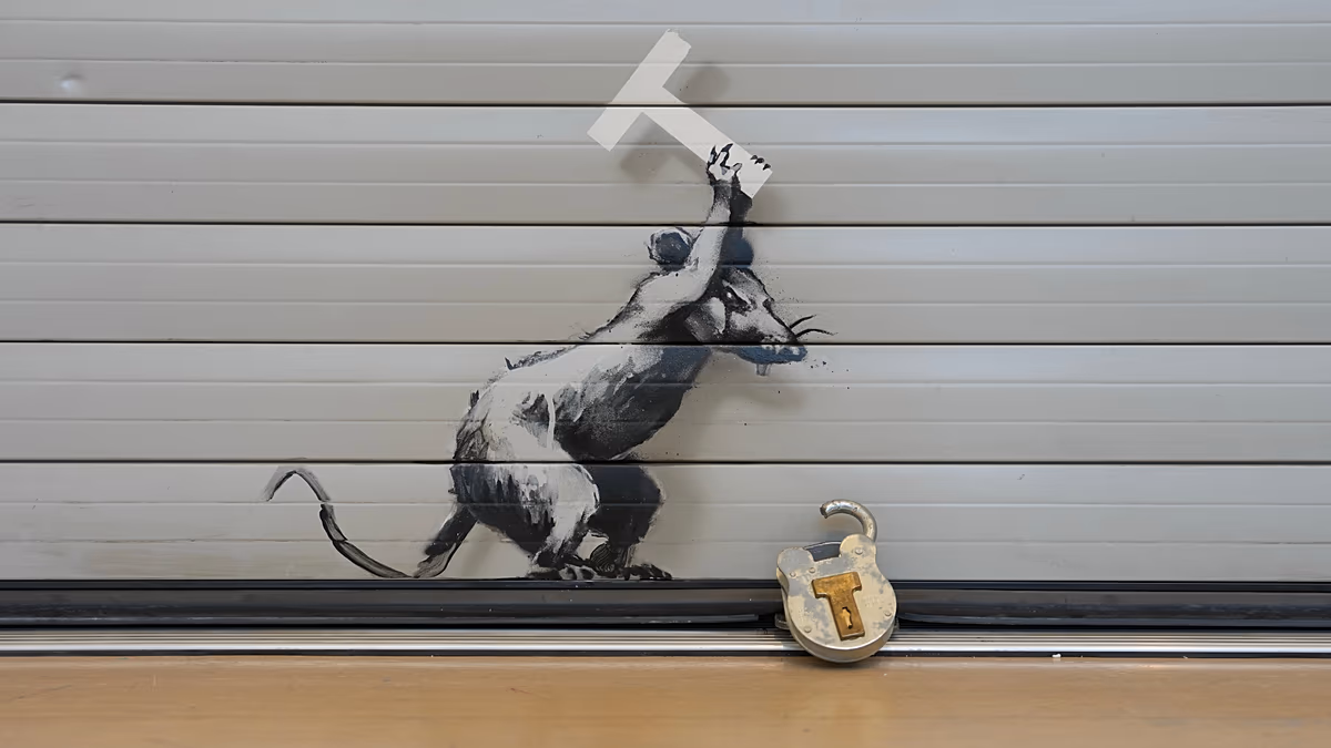 "KEEP OU-" : la puissante installation anti-Brexit de Banksy va être mise en vente
