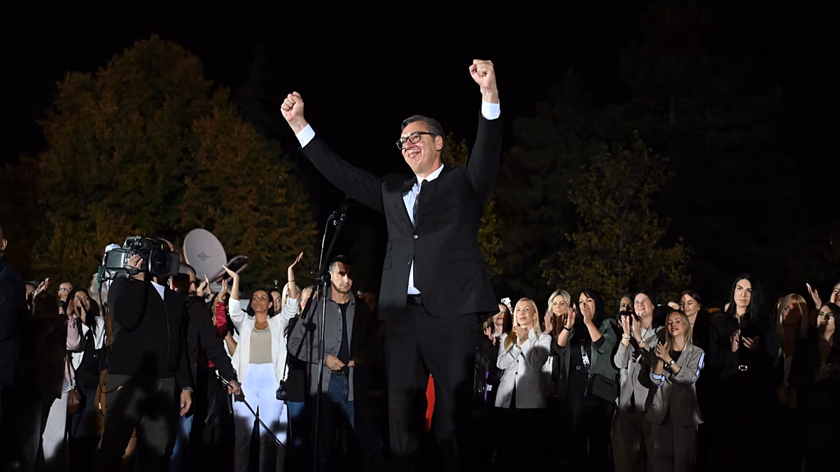 Le président serbe Aleksandar Vučić démissionne pour se présenter aux élections anticipées comme Premier ministre