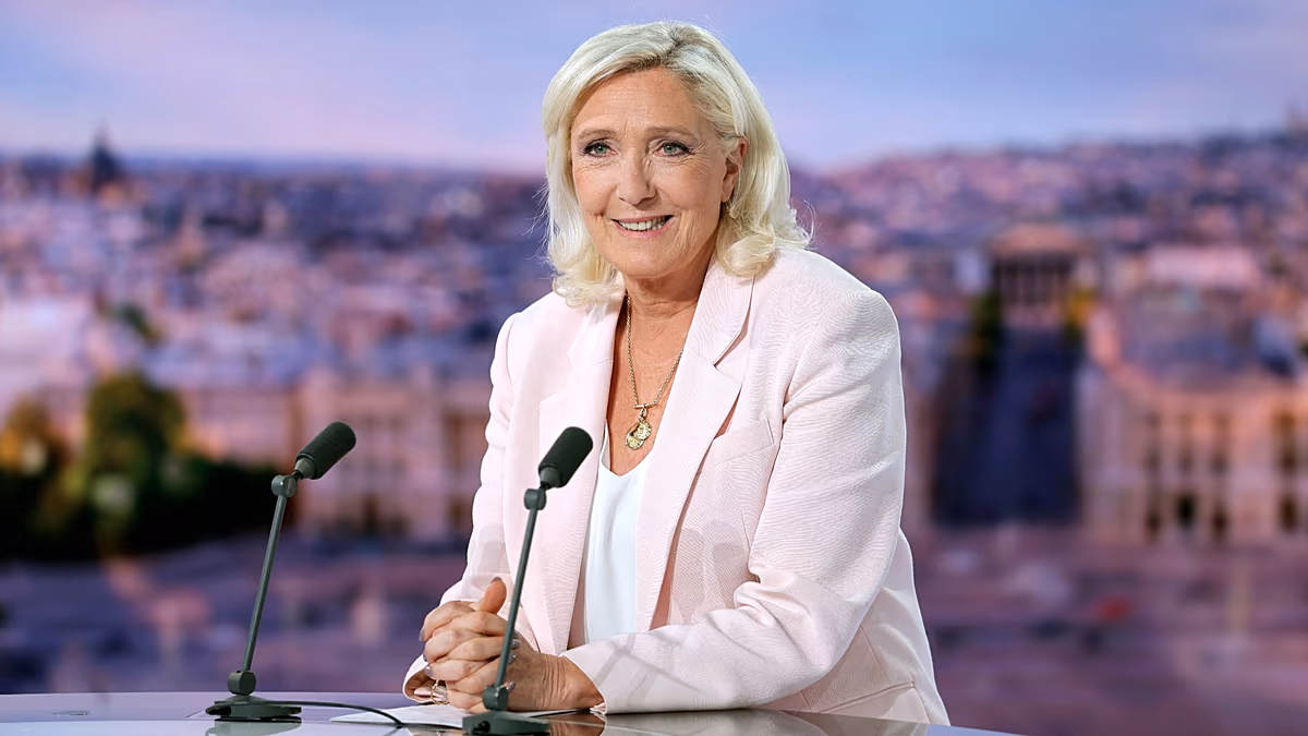 Marine Le Pen prête à « débattre » de Zelensky après avoir promis de mettre fin à l'aide française à l'Ukraine