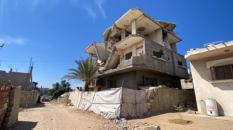 Les restes d'une maison détruite par un bombardement à Al-Mughraqa, à l'ouest de la ville de Gaza, bande de Gaza