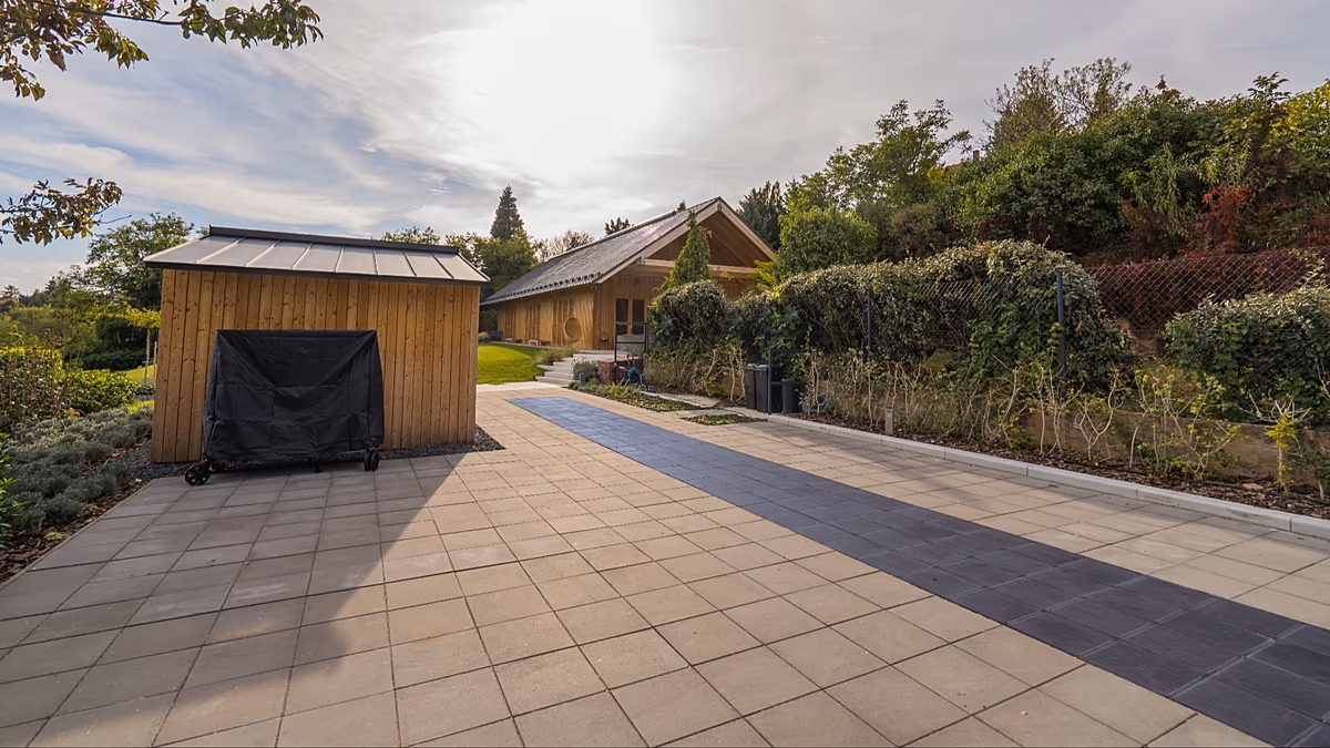 « Chaque surface ensoleillée » est mise à profit. Les Européens transforment leurs maisons avec des allées solaires