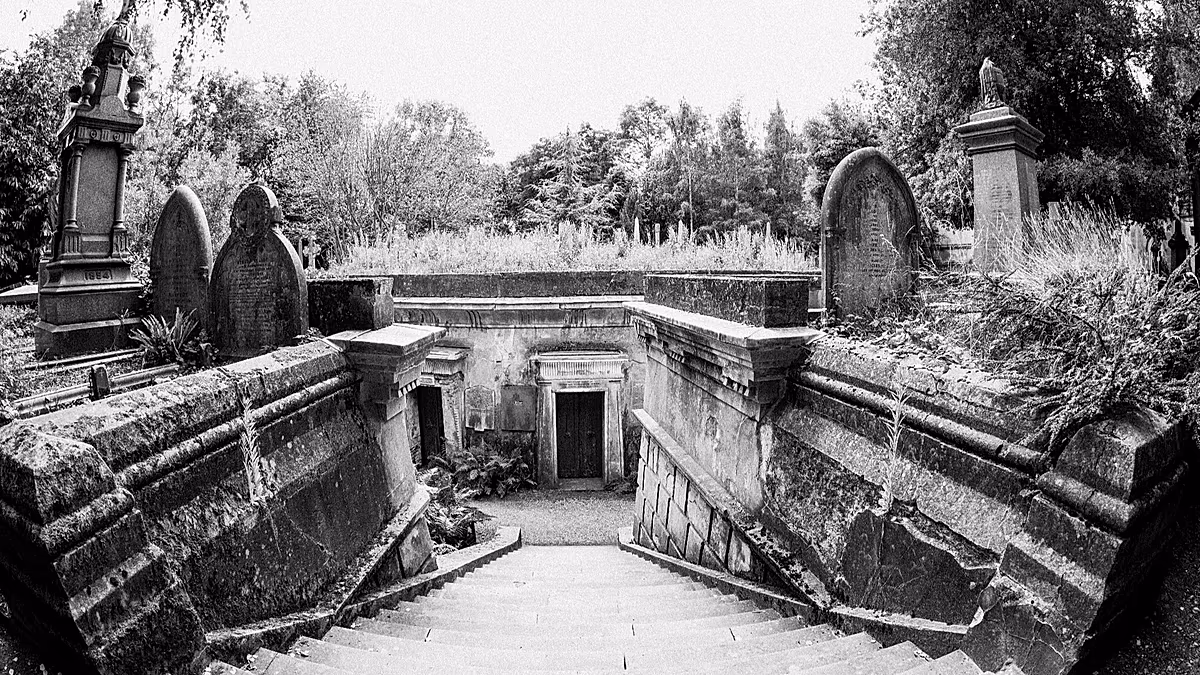 Tourisme de cimetière : pourquoi les cimetières européens figurent sur la liste des visites incontournables pour Halloween