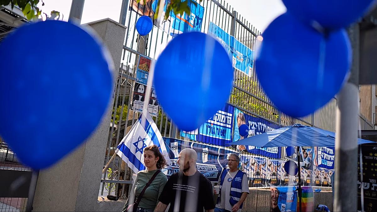 Élection en Israël : le bloc Netanyahu est en tête avec plus de la moitié des voix comptées mais sans majorité