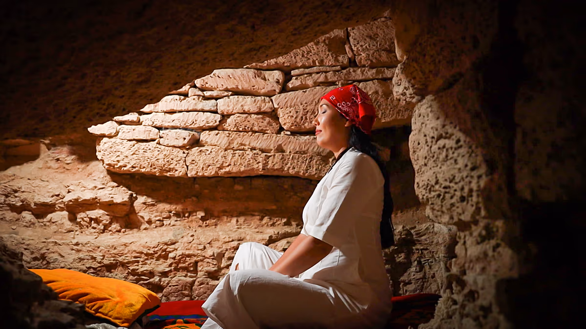 À l'intérieur des mosquées historiques taillées dans le roc du Kazakhstan désormais reconnues par l'UNESCO