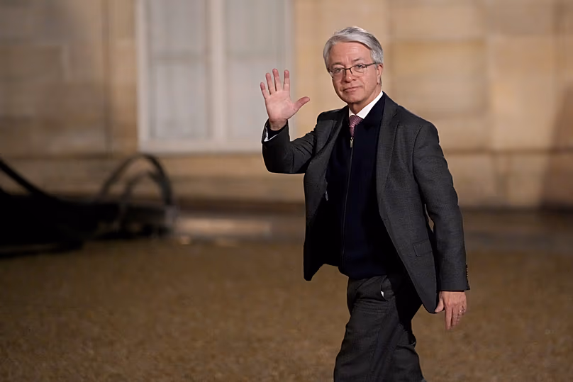 DÉPOSER. Jean-Laurent Bonnafe, PDG de BNP Paribas, arrive pour un dîner à l'Élysée, le 10 février 2025