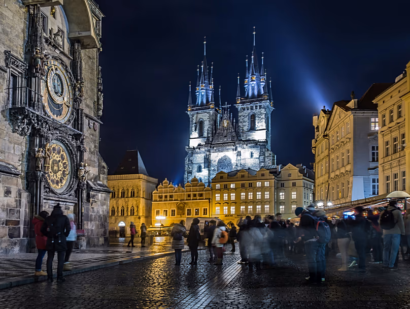 Les rues sinueuses de Prague et son architecture historique ajoutent à son atmosphère chaleureuse