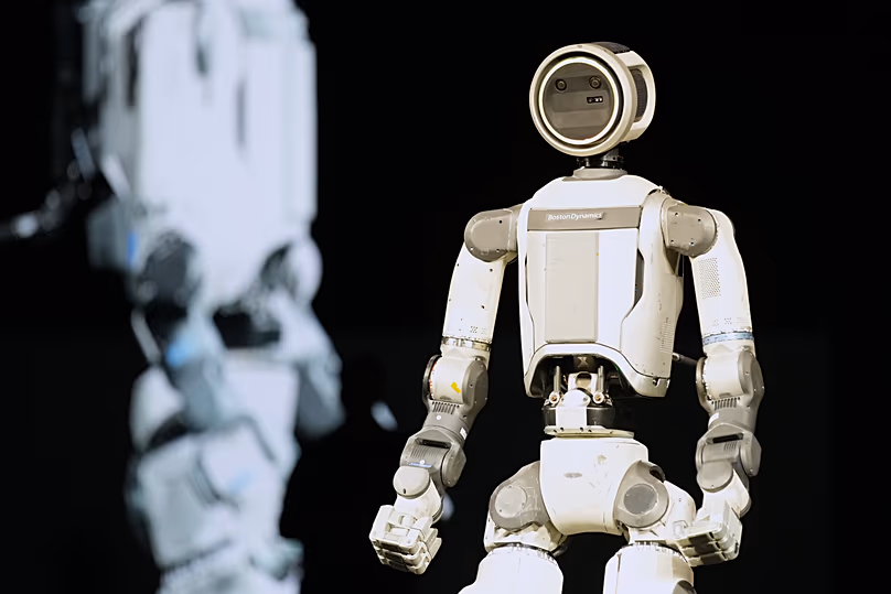 DÉPOSER. Un robot Atlas se tient sur scène lors d'une conférence de presse de Hyundai et Boston Dynamics avant le salon technologique CES à Las Vegas, le 5 janvier 2026.