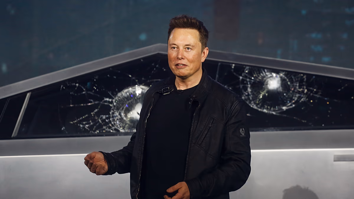 Elon Musk soutient la fusion SpaceX-Tesla alors que la société de fusées réalise des bénéfices