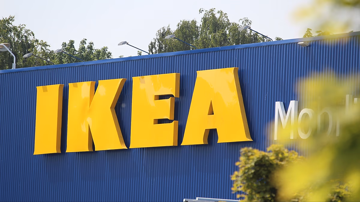 IKEA vient de lancer un autre marché d'occasion. Mais va-t-elle cesser de produire des « meubles rapides » ?